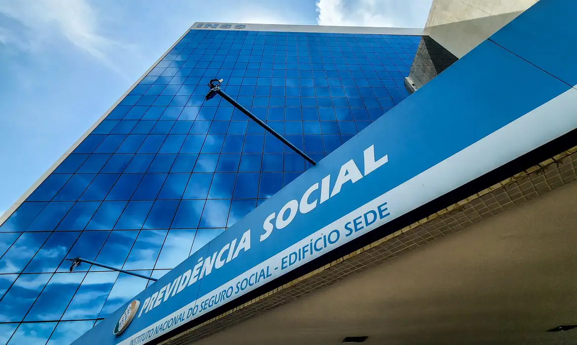 Contestar descontos não autorizados INSS.
