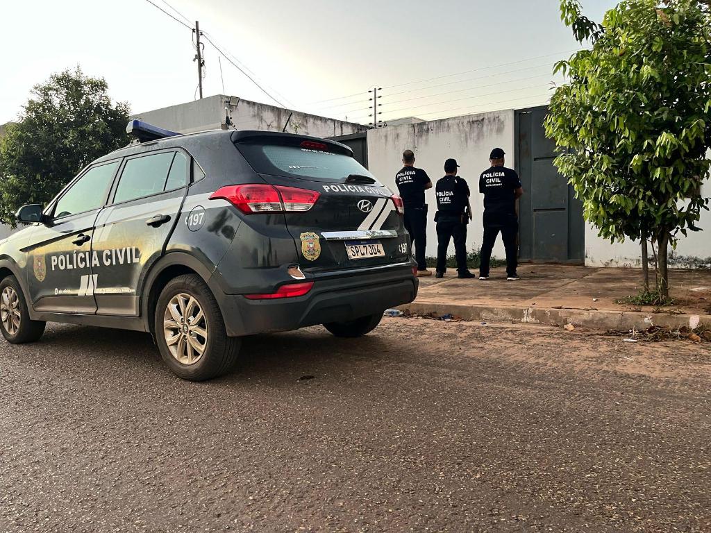 Equipamentos eletrônicos foram apreendidos durante a Operação Safari da Polícia Civil em Rondonópolis, que investiga um esquema de lavagem de dinheiro ligado a jogos de azar online.