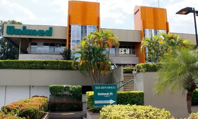 Ação judicial acusa operadora de ignorar ordem judicial anterior e laudos médicos ao interromper tratamento essencial para criança em fase crucial de desenvolvimento.