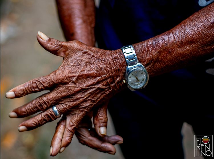 Julgamento suspenso por Flávio Dino define o futuro de 5 milhões de contratos e pode custar R$ 49 bilhões às operadoras; a questão é se a lei que proíbe reajuste por idade vale para acordos antigos.