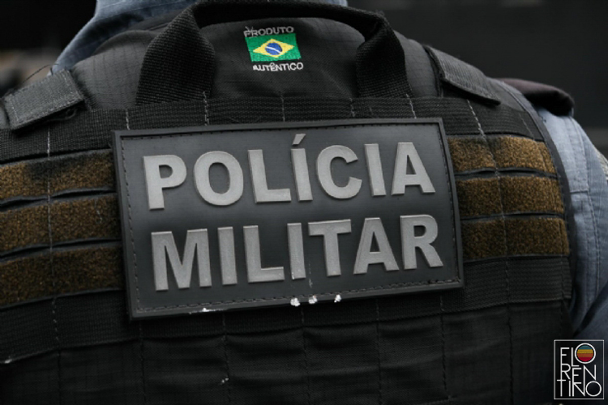 Mãe presa corrigir filha