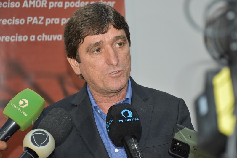 Suspensão de licitação em Tangará