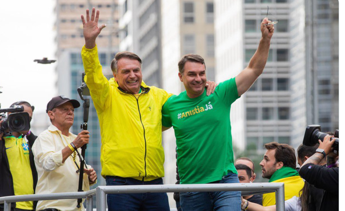 Flávio Bolsonaro linguagem neutra